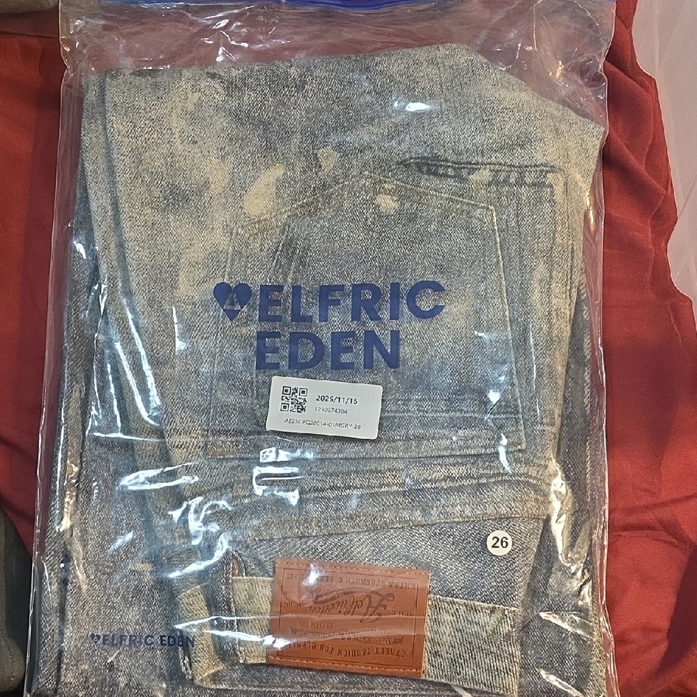 Aelfric Eden Women's Light Blue Relaxed Jeans